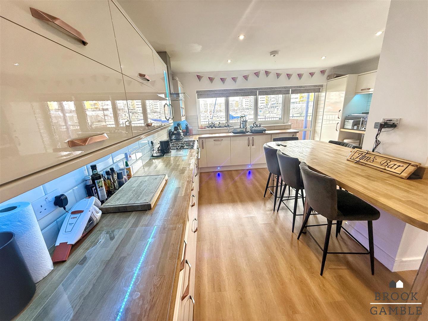 3 Bedroom House. The Piazza in Eastbourne, 14